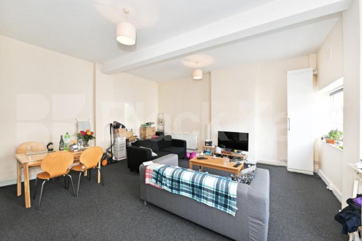 			MEWS HOUSE, 3 Bedroom, 1 bath, 1 reception Flat			 Park Mews, Crouch End N8